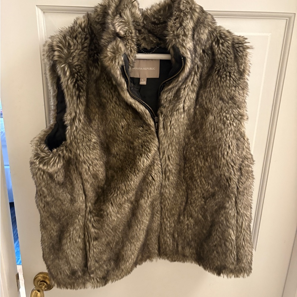 Banana Republic Faux Fur Vest in Brown
